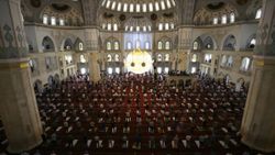 Cuma namazı saat kaçta kılınacak? 20 Kasım 2020 il il cuma namazı saatleri