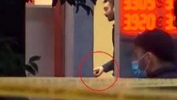 Gürcistan'da 9 kişiyi rehin alan saldırgan canlı yayında tehdit savurdu