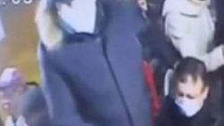 Rusya’da maske uyarısı yapan yolcu öldürüldü