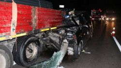 Bolu'da minibüs, tıra çarptı: 2 ölü 3 yaralı
