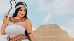 Mısır’da piramitlerin önünde çektiği fotoğraflar nedeniyle fotoğrafçı gözaltına alındı