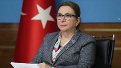 Ruhsar Pekcan: Türk mallarının demir yolu üzerinde Çin’e 13 günde ulaşmasının gururunu yaşıyoruz