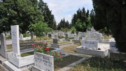 İstanbul’da mezar karaborsası