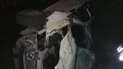 Adana'da otomobil portakal bahçesine uçtu: 2 ölü