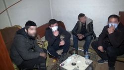 Bursa'da kısıtlamada uyuşturucu partisi yaptılar