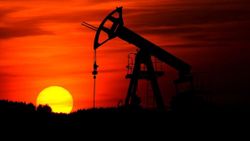 Rusya'nın petrol gelirleri düşüşte