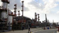 IEA: Küresel petrol talebi 2021'de günlük 5.5 milyon varil artacak