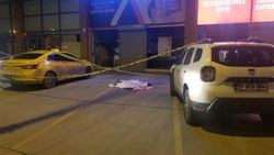 Esenyurt'ta 17 yaşındaki genç kız otelin 8'inci katından düşerek öldü