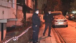 Küçükçekmece’de istinat duvarı çöktü, bir bina boşaltıldı