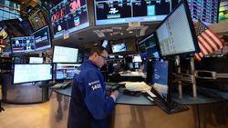 New York borsası Fed'in kararına rağmen sert düşüşle kapandı