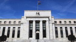 Fed: Ekonomik koşullar hedeflerden uzak