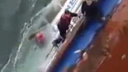 Şili'de batan gemide can pazarı kamerada