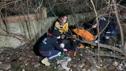 Sancaktepe'de polisten kaçan iki şüphelinin bacağı kırıldı