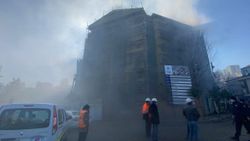 Kağıthane'de inşaatta yangın çıktı, dumanlar gökyüzüne yükseldi