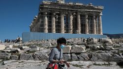 Yunanistan'ın turizm gelirleri geçen yıl yüzde 76,5 düştü
