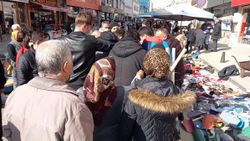 Kırıkkale'de ücretsiz maske izdihamı yaşandı