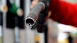 Benzine bu gece 27 kuruş zam yapılacak ancak pompaya yansımayacak