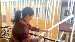 Ağrı'da buz sarkıtları, 3 metre oldu
