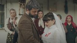 Kırmızı Oda Kumru'nun üvey babası kimdir? Fırat Topkorur kaç yaşında, nereli, hangi dizilerde oynadı?