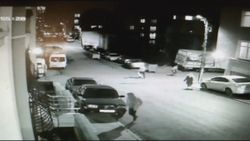 Ümraniye'de motosiklet ile hafif ticari araç çarpıştı