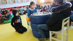 Aksaray'da öğrenciler çöplerden kütüphane yaptılar