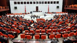 AK Parti'den 12 maddelik torba teklifi