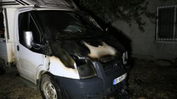 Adana’da bir kişi ağabeyinin kamyonetine yanıcı madde döktü