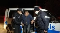 Aksaray’da yolunu kaybeden görme engelli vatandaşı polis evine götürdü