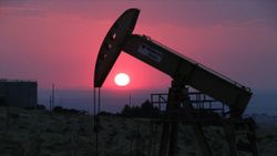 Petrol üreticilerinin toplantısı sonrası petrol fiyatları arttı