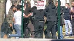 Beyoğlu'nda çocukların kavgasına aileler de katıldı: 1 yaralı