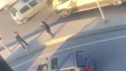 Arnavutköy’de sinir krizi geçiren genç, bıçakla dehşet saçtı