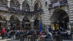 Diyarbakır'da kısıtlamasız ilk pazar hareketliliği