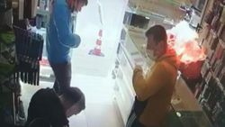 Hatay'da cep telefonu bataryası bomba gibi patladı