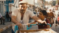 İftarlık Gazoz filmi konusu nedir, oyuncuları kimler? İftarlık Gazoz filmi nerede çekildi?