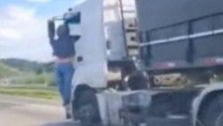 A man in Brazil did not get out of the truck that escaped after killing his wife