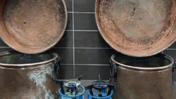 Kırıkkale'de hırsızlar çaldıkları eşyaları satarken suçüstü yakalandı