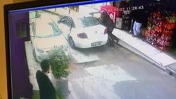 Şişli'de çantası alınmak istenen kadının gaspçılara karşı mücadelesi