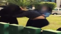 Hatay'da kızların tekme tokat kavgası kameraya yansıdı