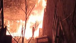 Kağıthane'de 4 katlı boş binada yangın