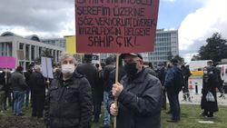 İBB önünde KİPTAŞ'ın kentsel dönüşüm projesi protesto edildi