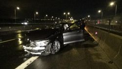 TEM'de hurdaya dönen araçtan sağ salim çıktı
