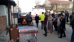 Tekirdağ'da alkollü sürücü patpatla kokoreç arabasına daldı