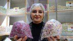 Yemek seçen oğluna yaptığı sebzeli erişteler işi oldu