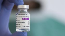Avrupa İlaç Ajansı'ndan AstraZeneca kararı: Yan etkiye ekleniyor