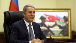 Hulusi Akar, Azerbaycan Savunma Bakanı Hasanov ile görüştü