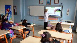 Ziya Selçuk canlı sınıf uygulamasının yaygınlaştırılacağını duyurdu