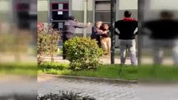 Esenler’de eşini iş yerinde rehin aldı