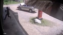 Taylan'da kazadan kıl payı kurtulan sürücü