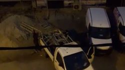 Arnavutköy'de çalıntı kamyonetle hırsızlık