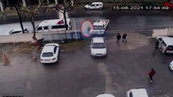 Güngören’de kamyonetle kaldırımdaki yayaya çarptı